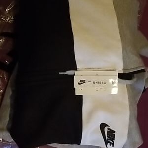 Nike jogging pants with matching full zip hoodie.